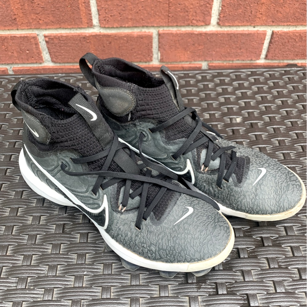 Nike Alpha Huarache baseball molded cleats, men’s size 7